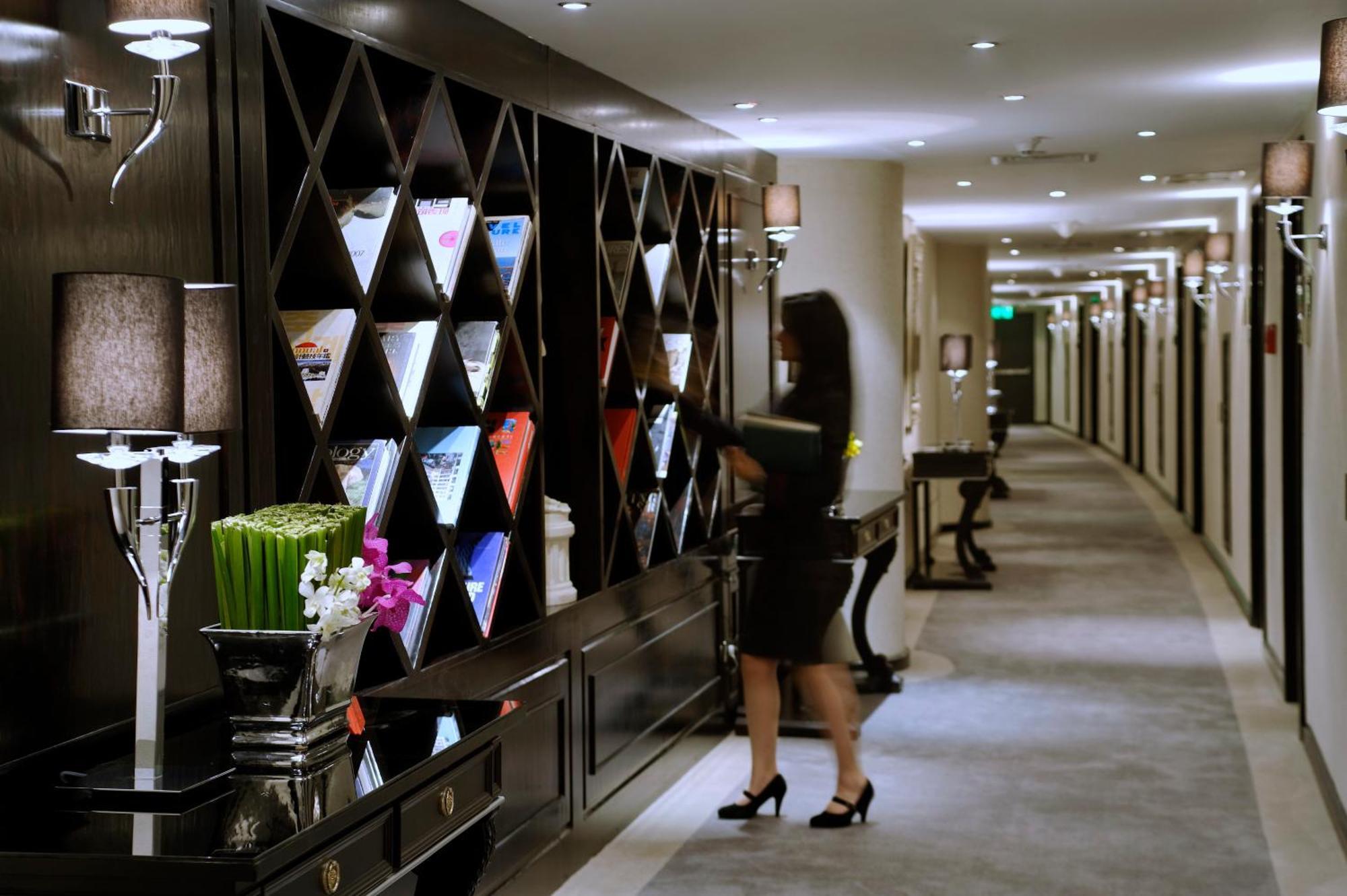 ذا غابرييل هوتيل القاهرة المظهر الخارجي الصورة A hotel maid in Singapore